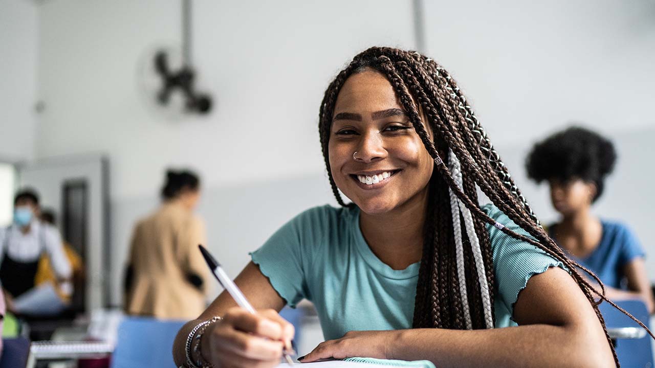 Programa Pé de Meia para incentivo ao estudo de jovens do ensino médio